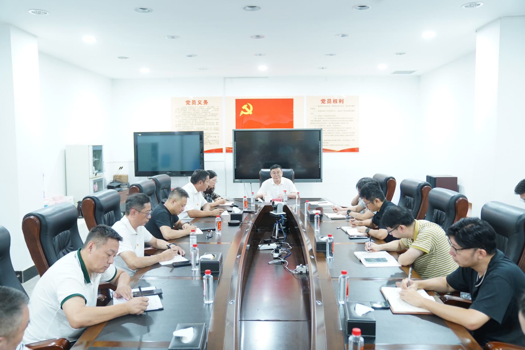 1760171576600031309.png 黨委委員鄒文杰講授專題黨課推動作風(fēng)建設(shè)走深走實(1).png